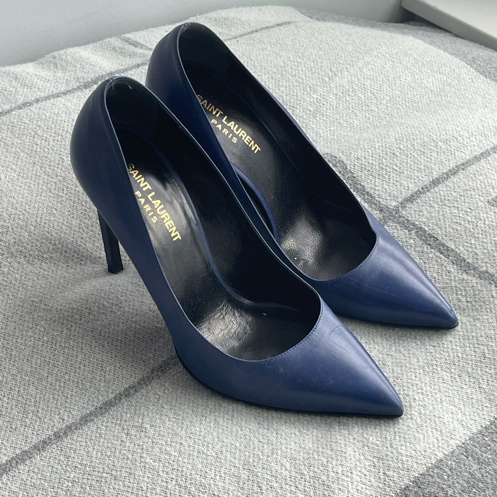 Authentic Saint Laurent Anja Pump in Navy